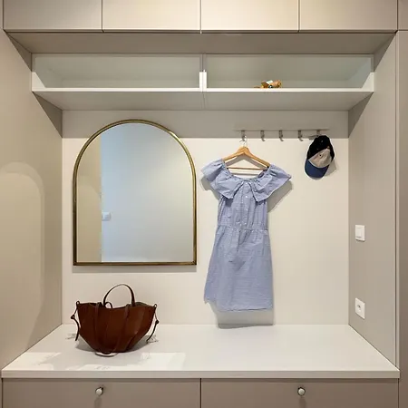 Shiny With Balcony & Private Parking 公寓 *