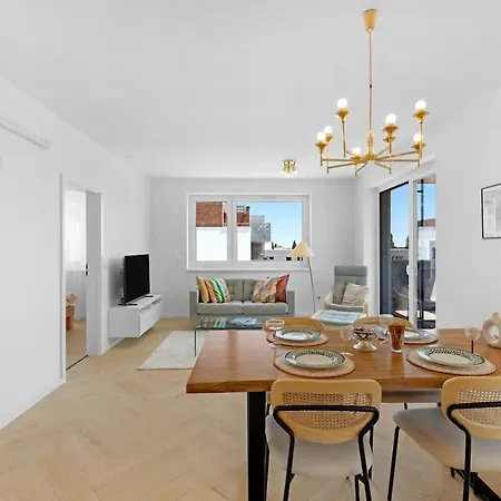 Apartment Shiny With Balcony & Private Parking Pressburg