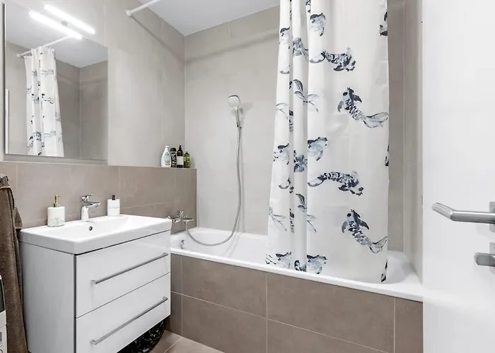Appartement Shiny With Balcony & Private Parking Bratislava