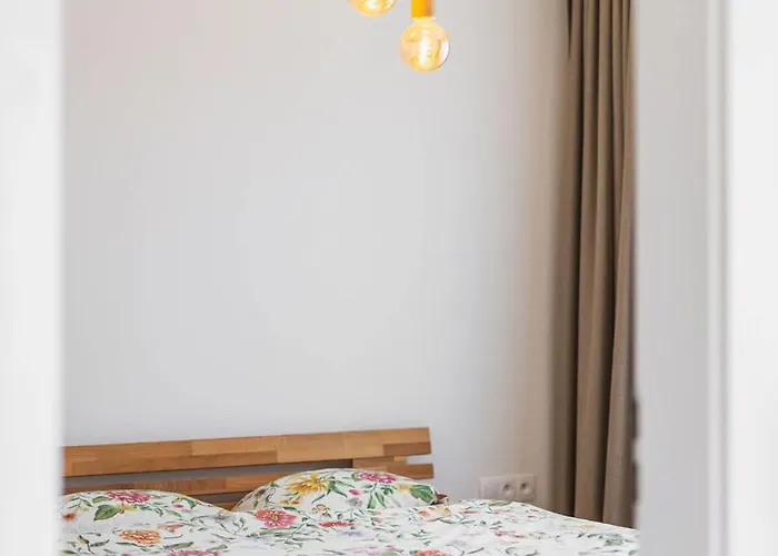 Appartement Shiny With Balcony & Private Parking *