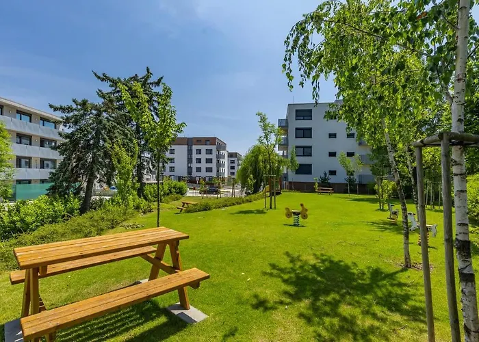 Shiny With Balcony & Private Parking Appartamento