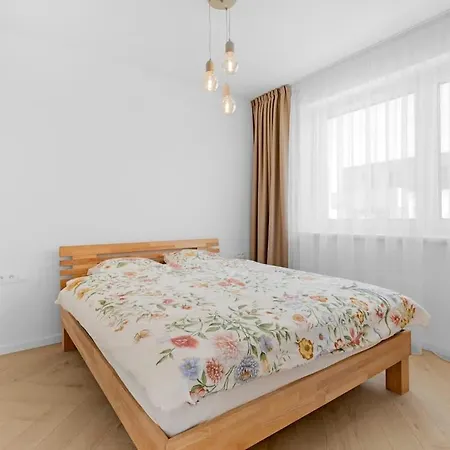 Appartement Shiny With Balcony & Private Parking *