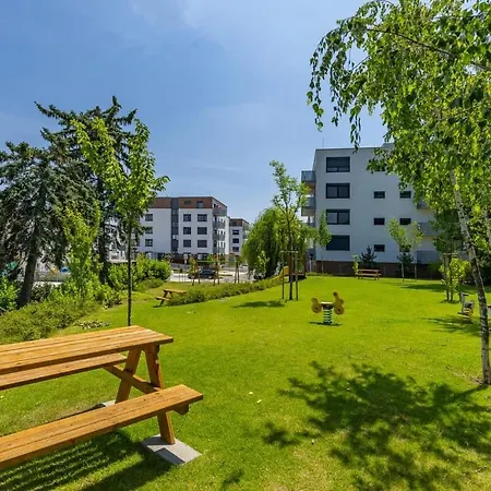 Shiny With Balcony & Private Parking Appartement